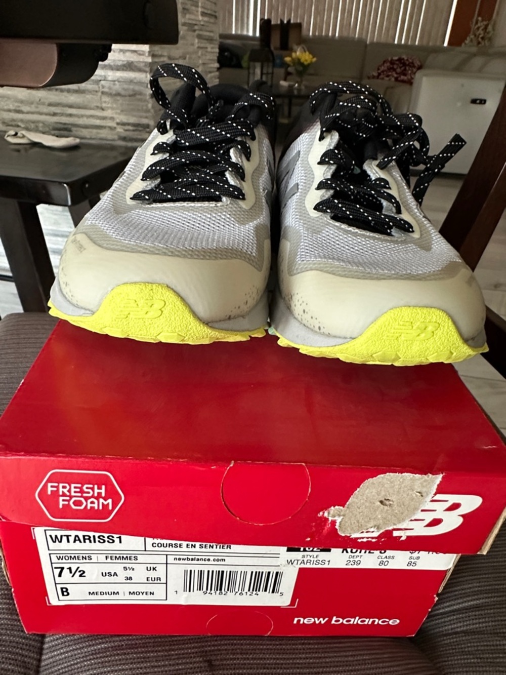 New Balance women White and Yellow Lightweight Sneakers